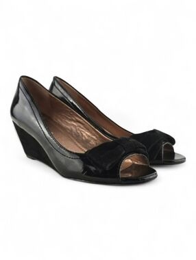 BCBGeneration Women's Tedolie Black Patent Faux Suede Peep Toe Wedge Pump 6.5B